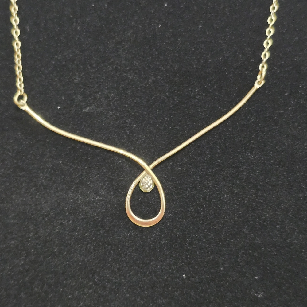 Avon 'V' Chevron Shaped Gold-tone Necklace